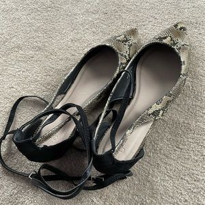 NWT Snakeskin Lace-up Ballet Flats